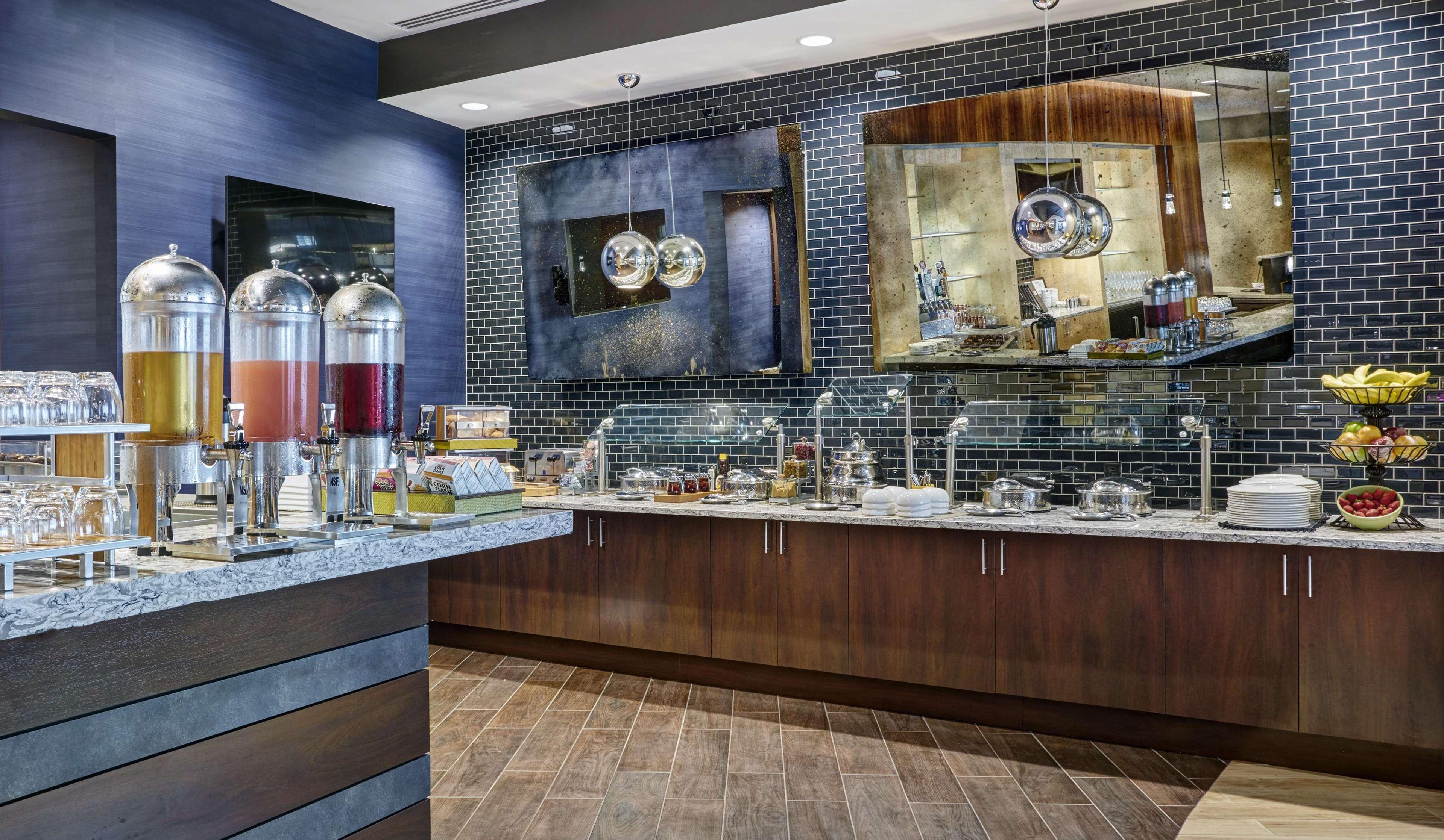 Doubletree By Hilton Charlotte Uptown Hotel Ngoại thất bức ảnh