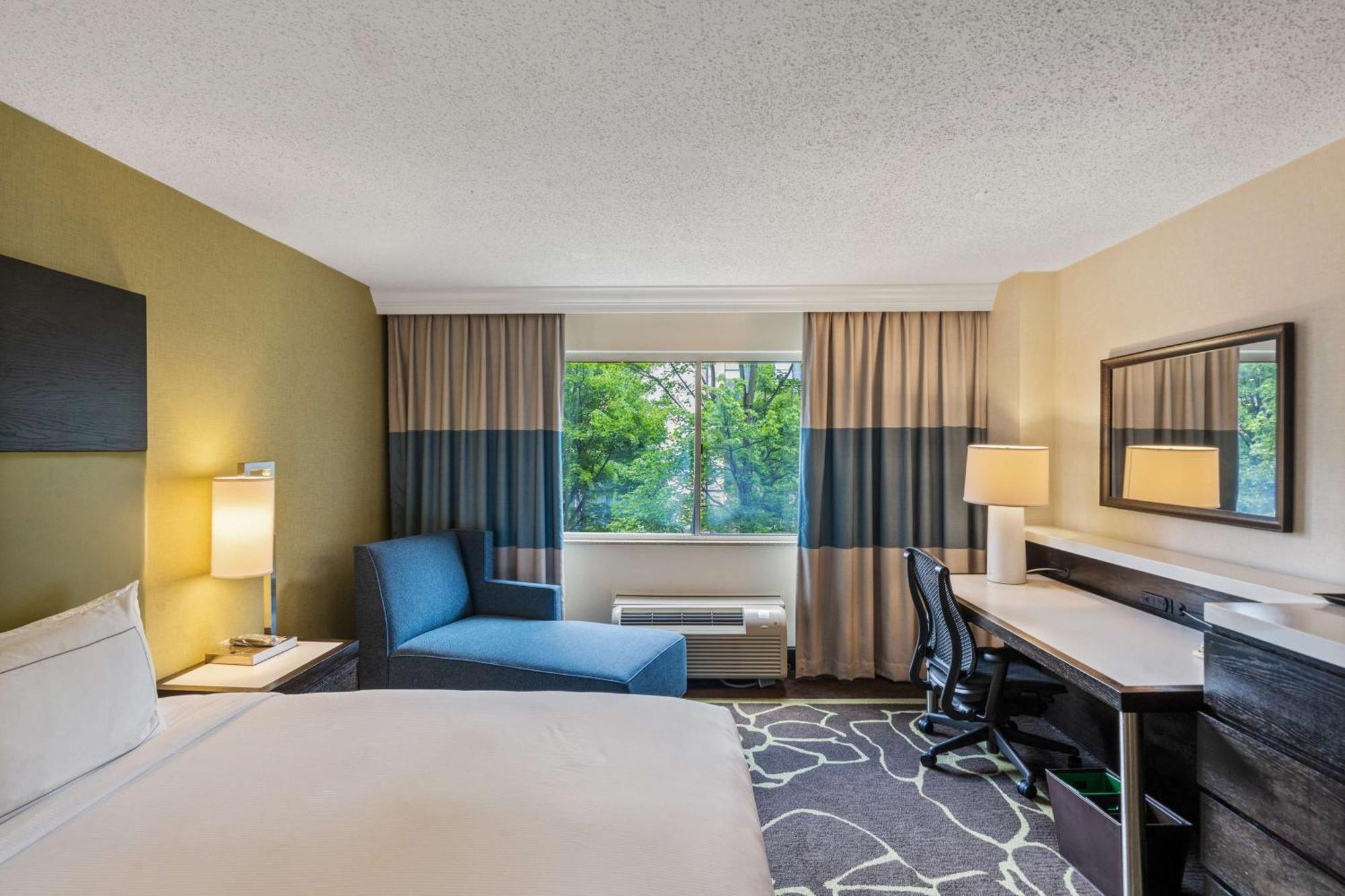 Doubletree By Hilton Charlotte Uptown Hotel Ngoại thất bức ảnh