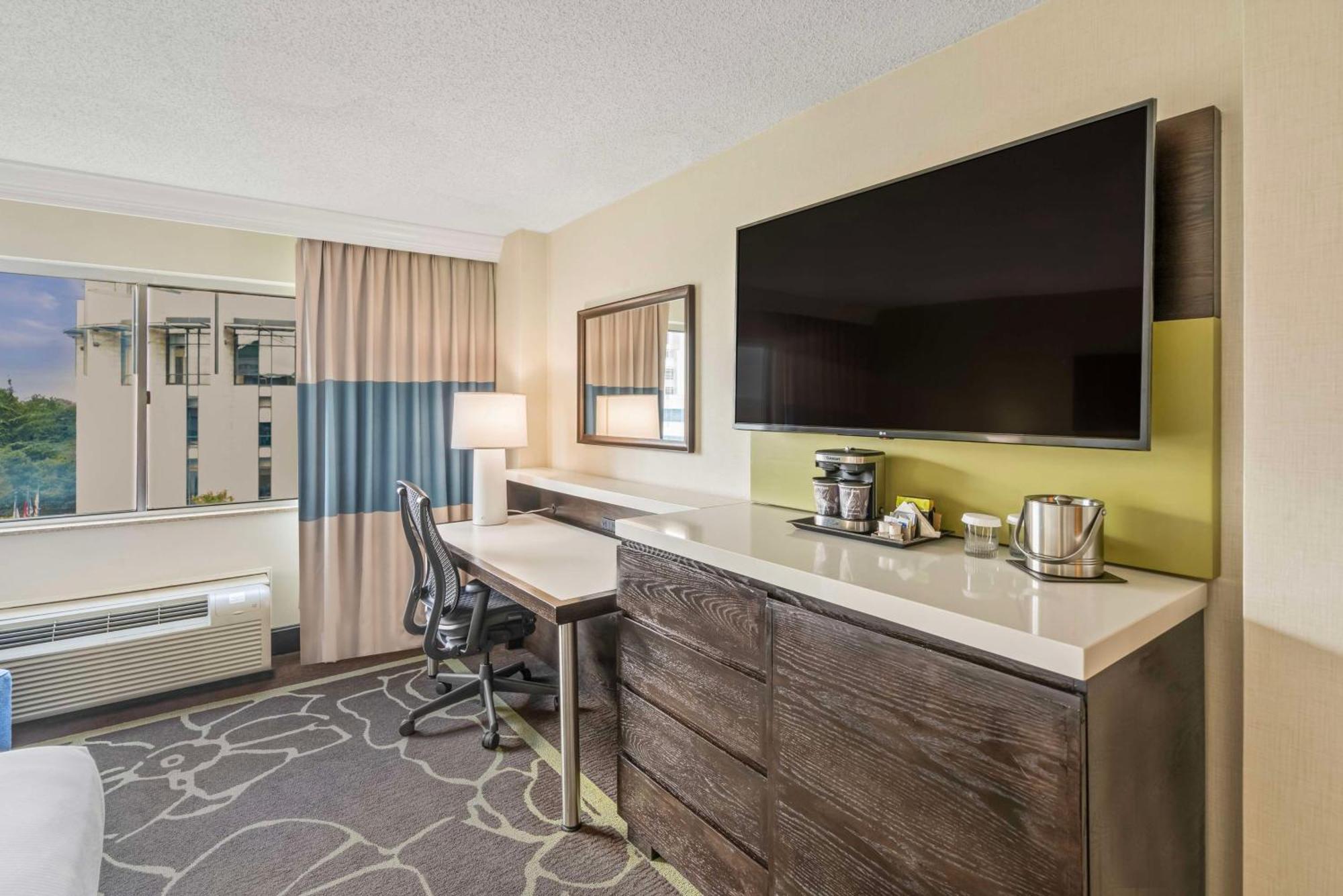 Doubletree By Hilton Charlotte Uptown Hotel Ngoại thất bức ảnh