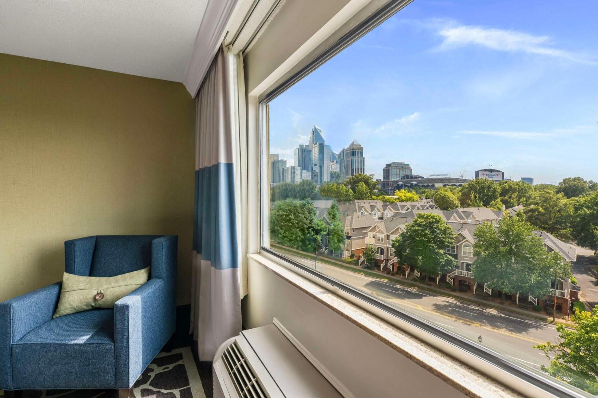 Doubletree By Hilton Charlotte Uptown Hotel Ngoại thất bức ảnh
